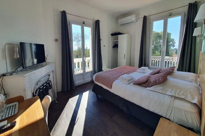 Room 11 of 52