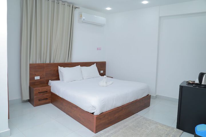 Room 18 of 48