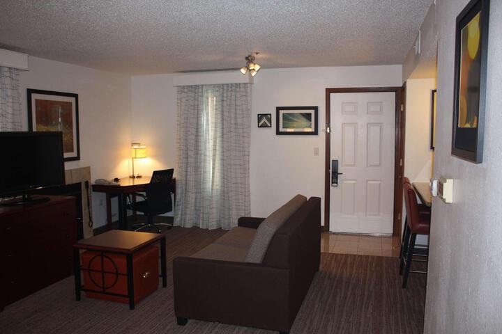 Accessible Suite King Bed Mobility Accessible Bathtb Sofa Bed Fullkt Full Breakfast (27 of 41)