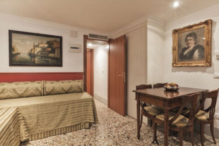 Room 20 of 23