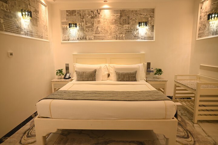 Room 8 of 37