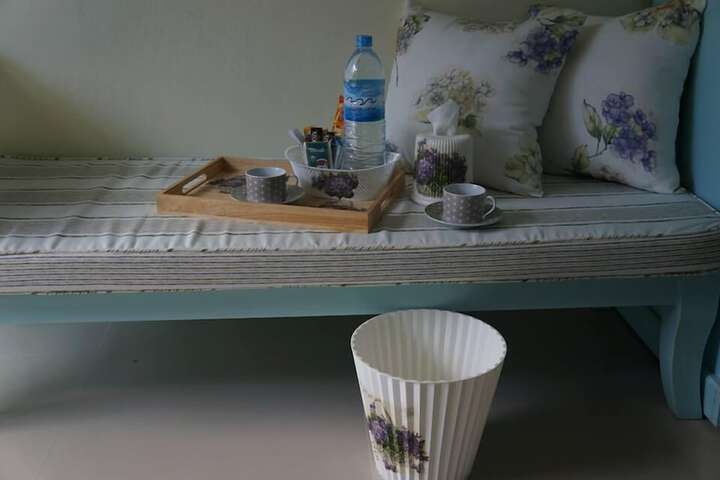 Room 12 of 48