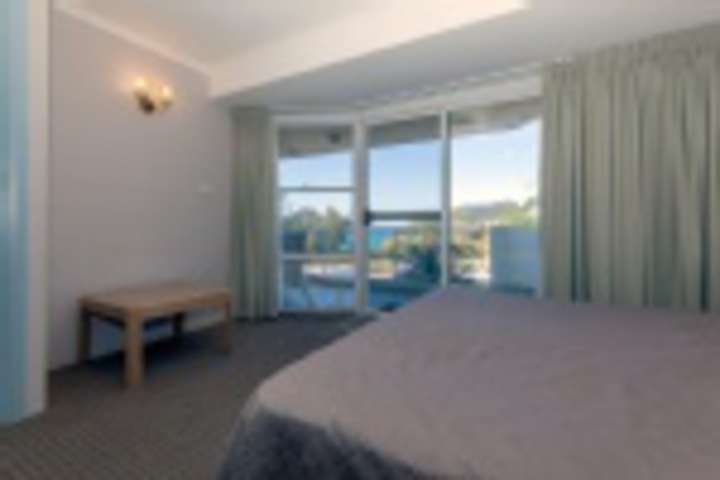 Room 41 of 216