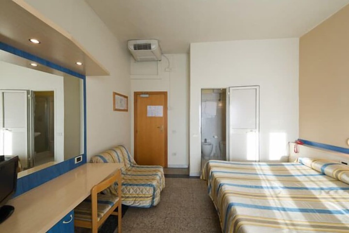 Room 19 of 36