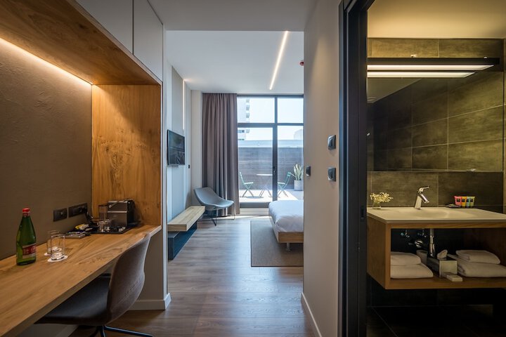 Room 12 of 32