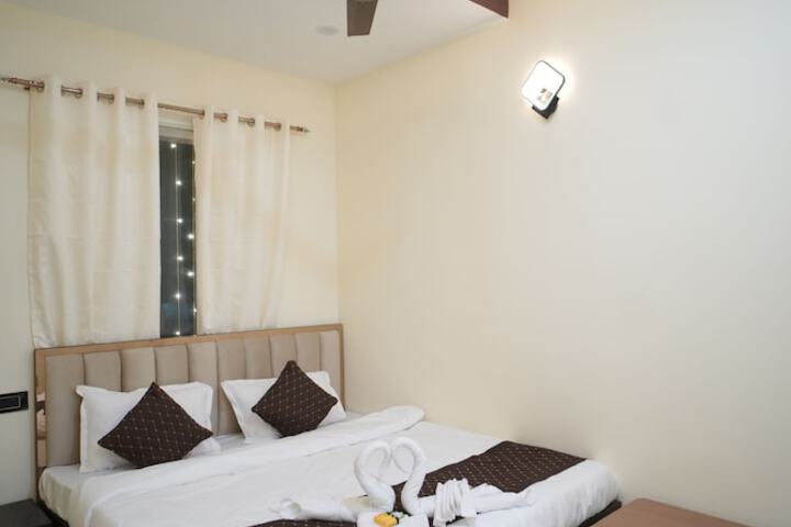 Room 7 of 13