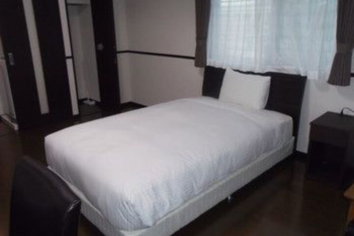 Room 7 of 23