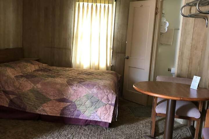 Room 9 of 19