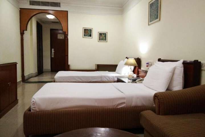 Room 17 of 36