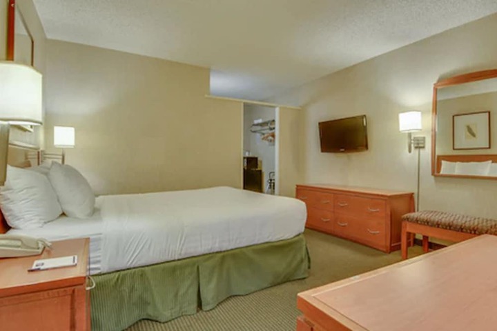 Room 6 of 31