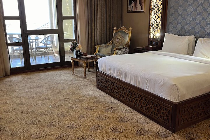 Room 10 of 43