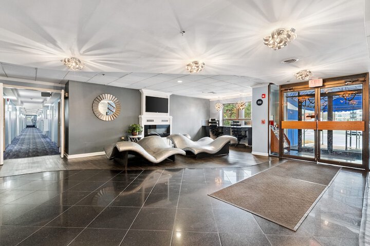 Guest Lobby