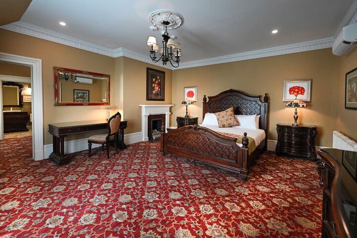 Room 18 of 22