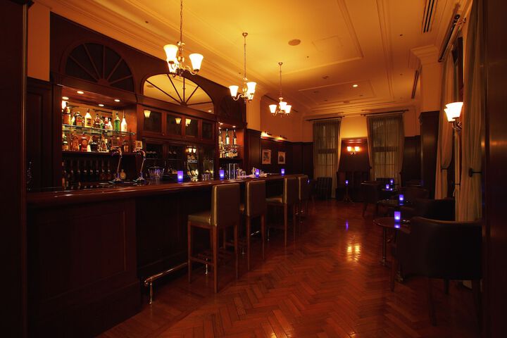 Lounge 22 of 28