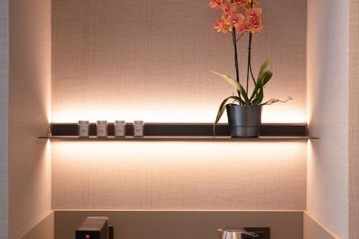 Lounge 53 of 95