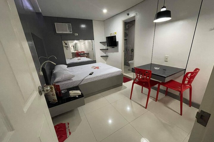 Room 11 of 24