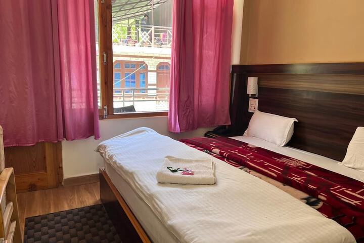 Room 8 of 22