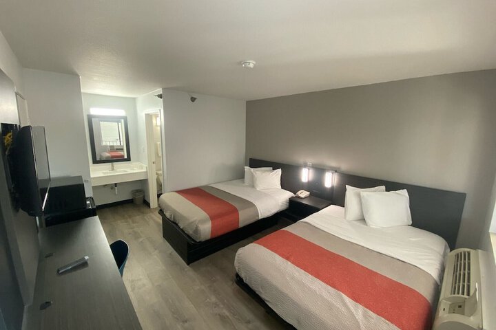Room 16 of 51
