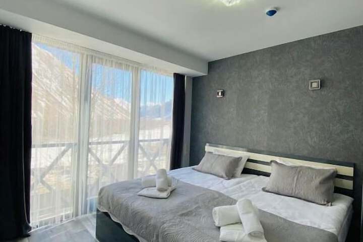 Room 8 of 13
