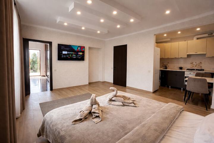 Room 10 of 27