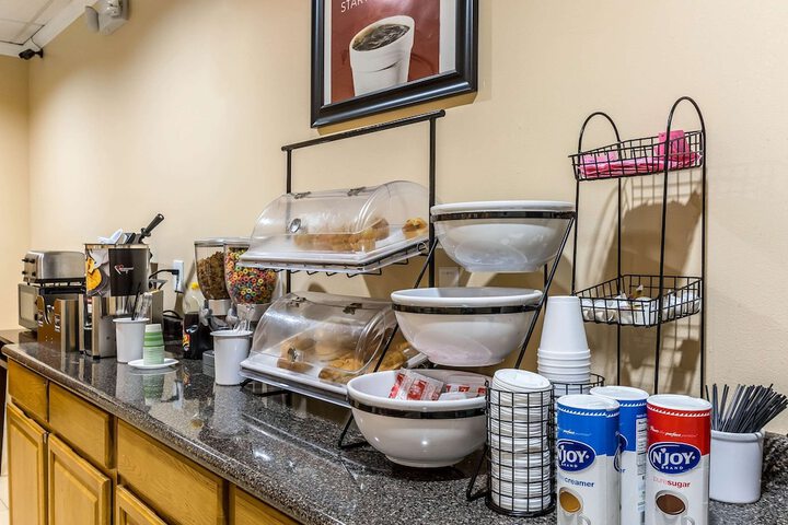 Breakfast/Coffee Service 21 of 23