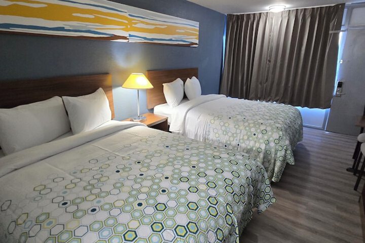 Room 6 of 24