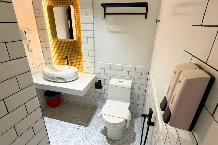 Room 15 of 15