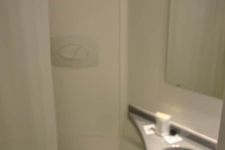 Room 19 of 37