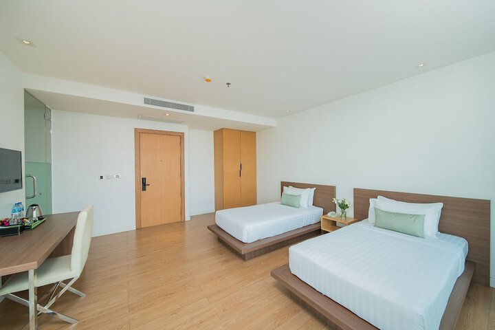 Room 9 of 74