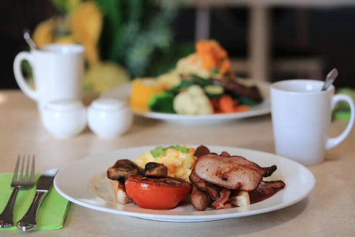 Breakfast/Coffee Service 33 of 44
