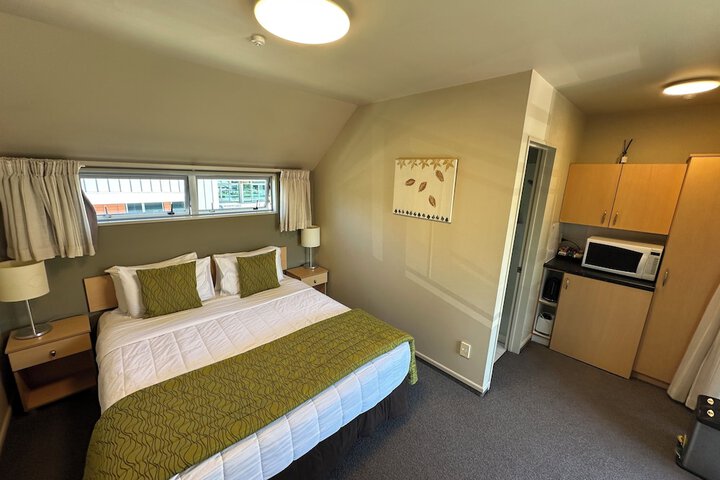 Room 14 of 38