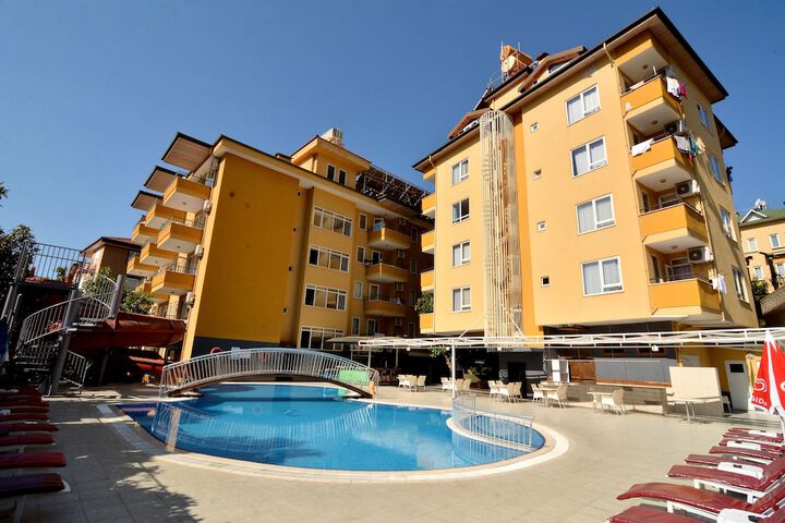 Pool Hotel
