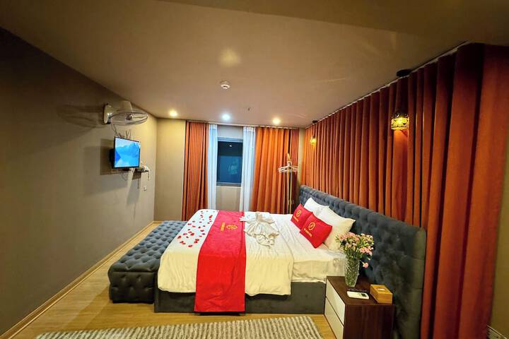Room 8 of 36