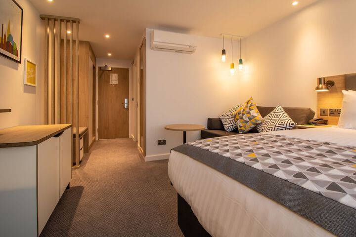 Room 21 of 162