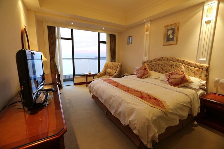 Room 11 of 41