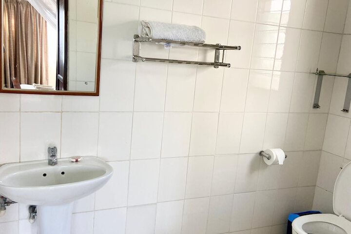 Room 17 of 27