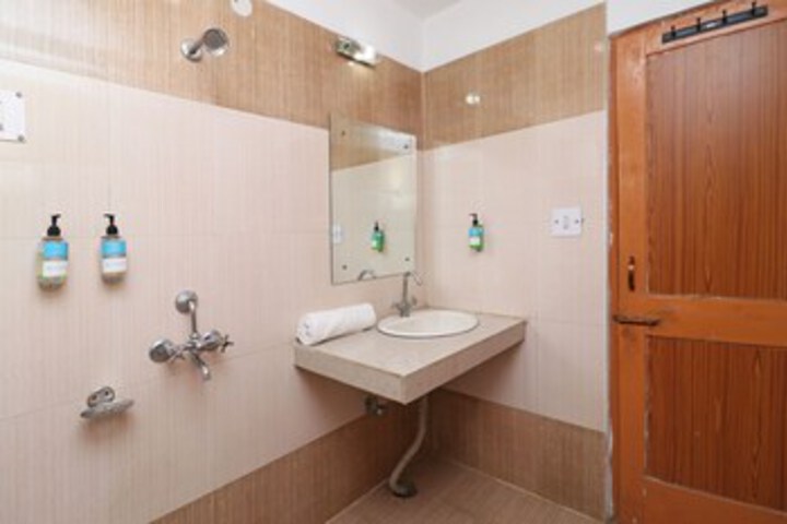 Room 4 of 41