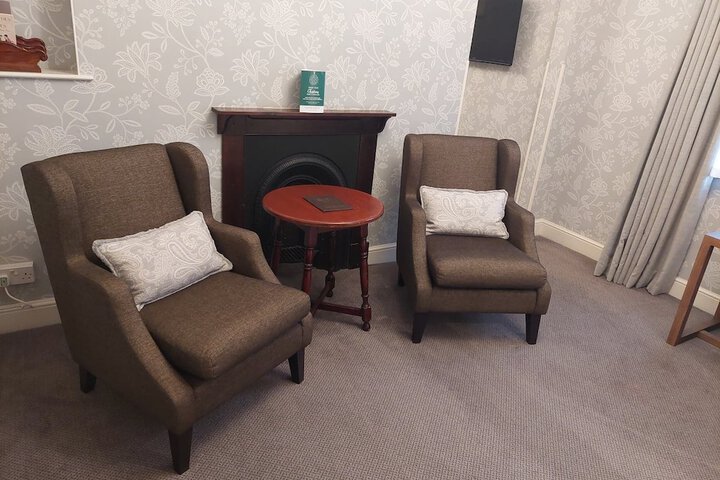 Room 44 of 100
