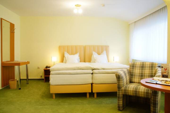 Room 12 of 161