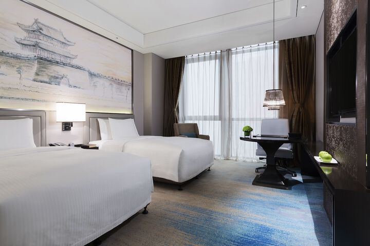 Room 5 of 36