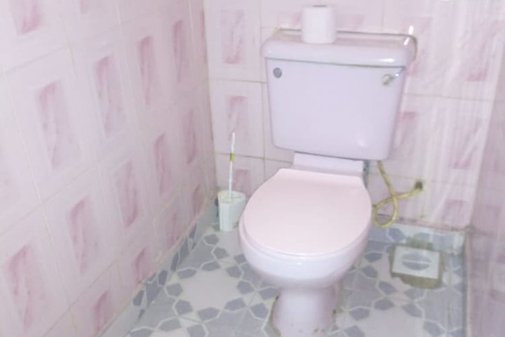 Room 4 of 7