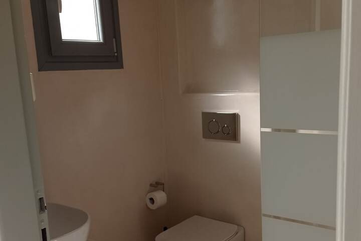 Room 57 of 94