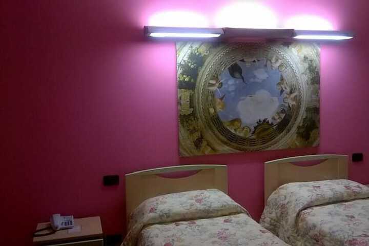 Room 10 of 41