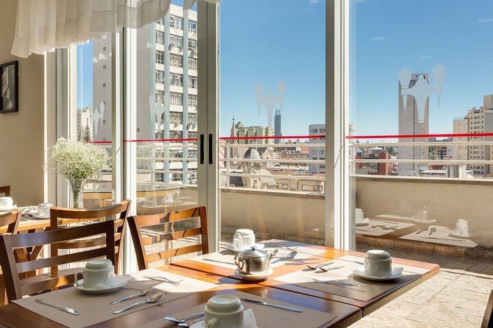 Breakfast/Coffee Service 8 of 12