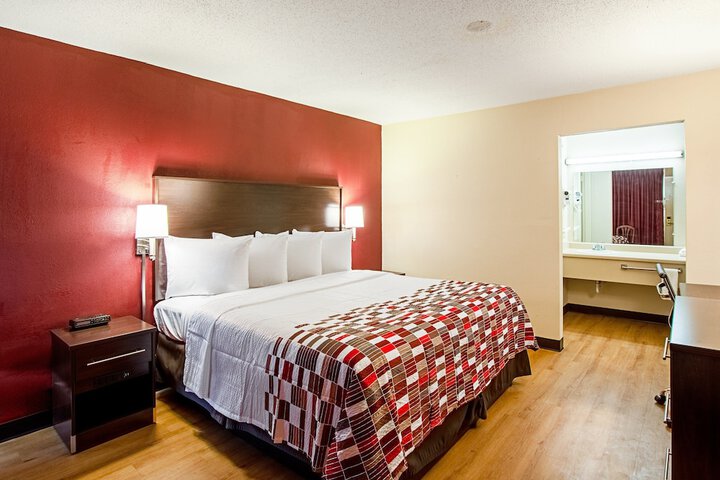 Superior King Bed (7 of 7)