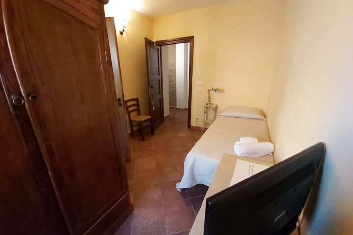Room 13 of 44