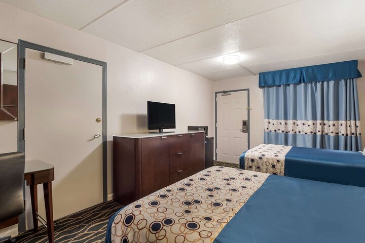 Room 18 of 40