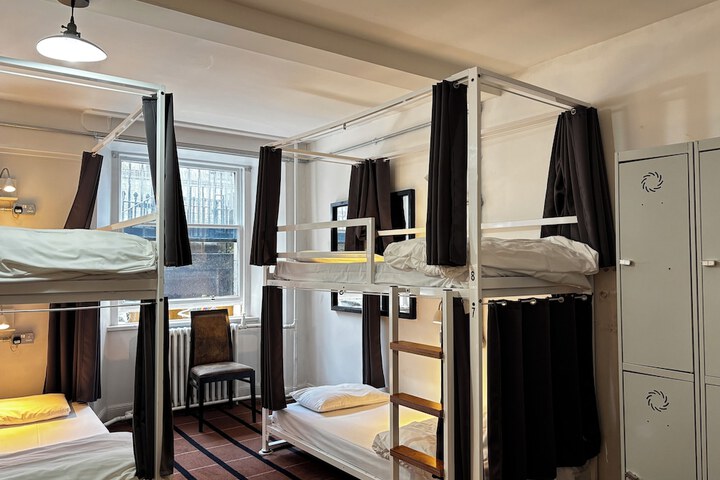 Room 46 of 75