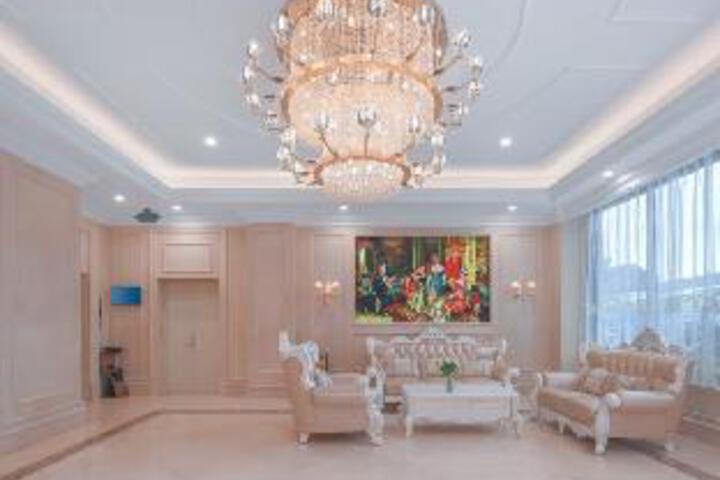 Vienna Hotel (Qianshanchuanxuan)