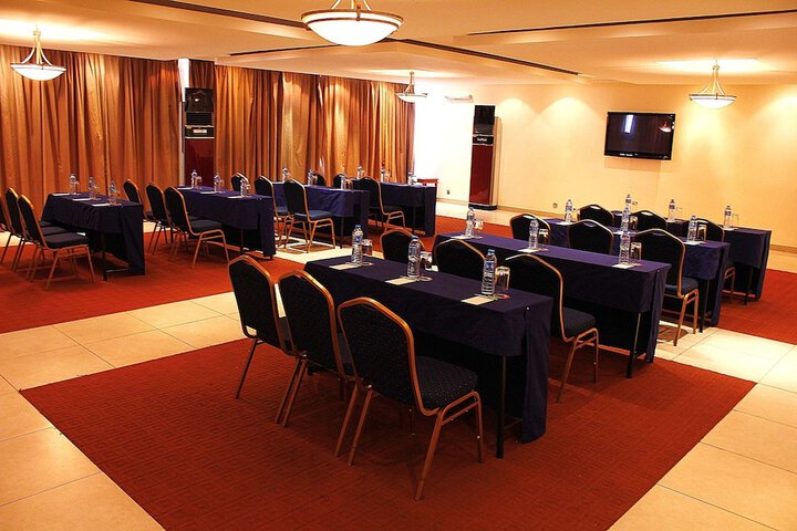 Room 5 of 115